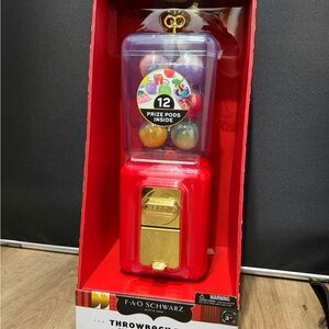 FAO Schwarz Throwback Prize Vending Machine